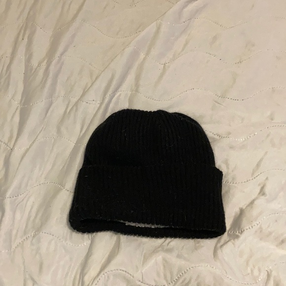 Black snow hat - Picture 1 of 1